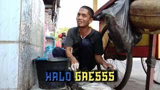 Driver Ojol ini alih profesi jual bakso