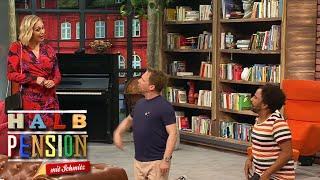 Macht Ruth Moschner die Pension zum Hunde-Hotel? | Halbpension mit Schmitz | SAT.1