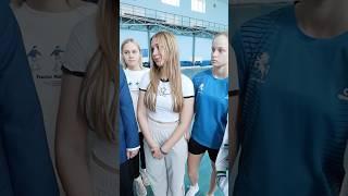 Старшеклассницы клеятся к другу  #шгш #сериал #глазамишкольника #прикол #любовь #симпатия