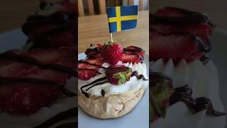 meringue with vanilla and strawberry #meringue #recipe #shortsvideo #strawberry #chocolate #vanilla