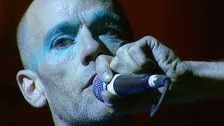 R.E.M. - It's The End Of The World As We Know It (And I Feel Fine) (Live from Glastonbury, 1999)