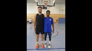 Basketball Bundesliga Spieler Kevin Wohlrath beim Kinder Sommercamp BC Lions Moabit Berlin Juli 2024