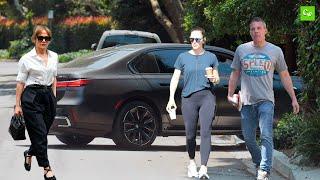 Ben Affleck arrives at J.Garner's LA home after Moving His Stuff out of the home he shares with JLO