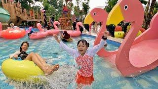 Main Perosotan Balon Air dan Mandi Bola di Waterpark - Choo Choo Train Kereta Api Anak Playground