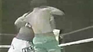 Roberto Duran vs Alvaro Rojas (WBA Lightweight Title Bout) 1