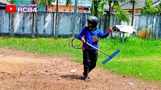 Potong Rumput di Lahan yang luas pakai Blade yang panjang 45cm  Agustus 2024