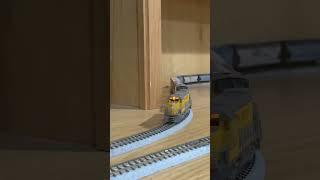 Union Pacific Gp15 and SW1500 with weathered grain shuttle in #nscale #modeltrains #kato #train
