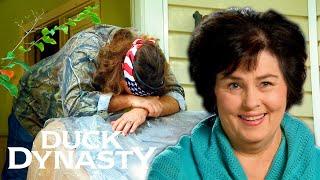 Miss Kay's NEW Couch (Season 2) | Duck Dynasty