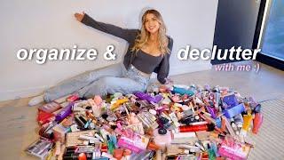 ORGANIZE MY ENTIRE MAKEUP COLLECTION! resetting, decluttering & giving away all my makeup!