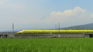 Dr.YELLOW & SHINKANSEN are running at high speed.