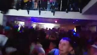 Así se desplomó el piso de una discoteca en pleno concierto de rap en Bogotá