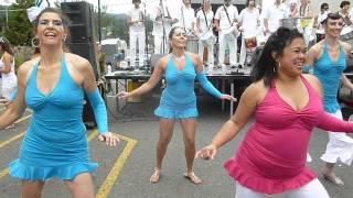 Samba na Chuva / Samba da Allegria @ the North Country Fair