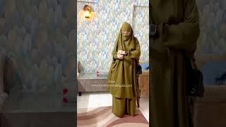 Beautiful sister wearing two peice jilbab set.