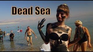 Muddy & swimming / floating at the Dead Sea, Israel יָם הַ‏‏מֶּ‏‏לַ‏ח   יָם הַ‏‏מָּוֶת  البحر الميت