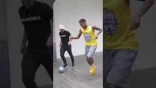 Neymar teaches a freestyler