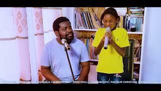 Fr Emmanuel Musongo ft genereuse11ans aveugle mais adorant le Seigneur avec son âme wapi yo yesu 