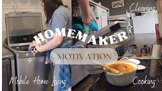 Homemaker DITL | Cleaning, Cooking, "Mobile Home"making