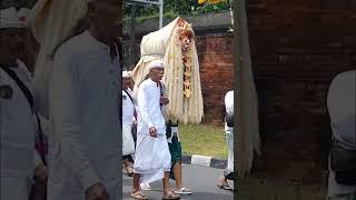 P e e d  TRADITION BALI CEREMONY