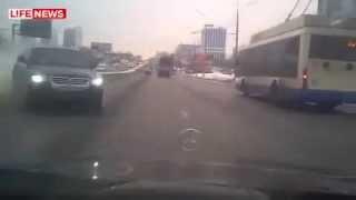 АВАРИИ 2013  МУЖЧИНА СНЯЛ СВОЮ СМЕРТЬ   RUSSIA ACCIDENTS THE BEST