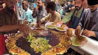 Chilies Fried Burger Making  MIRCHI WALA BUN KABAB ️ Pakistani Street Food Chilli Egg Anda Burger