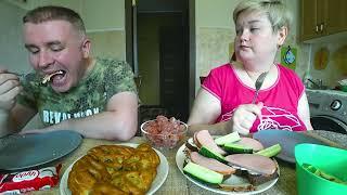Мукбанг СОРВАЛАСЬ на Вовчике, ОБОРАЛА его и обиделась аж до слёз! Обед яичница, бутерброды