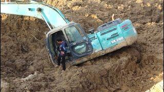 Kobelco SK200 Excavator Accident Sink Mud - Excavator Stuck in Deep Mud Recovery [Part1]