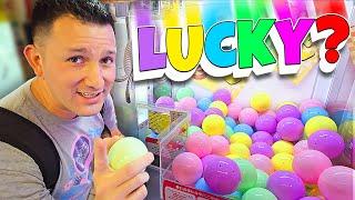 Lucky Mystery Colorful Ball Claw Machine?!