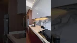 kitchen color combination | Built in oven | wood and white kitchen | How to choose a kitchen color