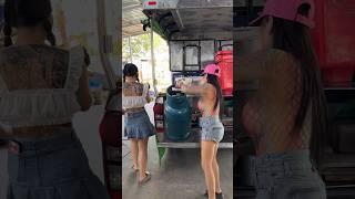 She Serves The Most Delicious Noodle On Food Truck - Thai Street Food