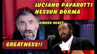 singer reacts to Luciano Pavarotti sings "Nessun dorma" from Turandot