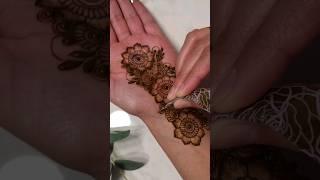 Try this Simple Floral Henna design for Eid  #henna #mehndi #hennadesign #mehandi