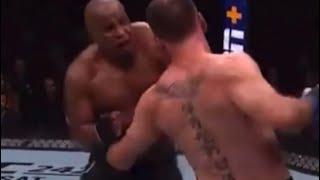 미오치치 극적인 바디 역전승. Miocic dramatic body shots against Cormier 2.