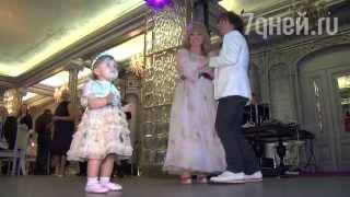 День рождения Кристины Орбакайте: танцы Аллы Пугачевой с внучкой, поздравления от гостей