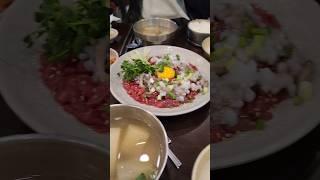 북촌육회 낙지탕탕이 육회비빔밥은 못참지 #북촌육회 #낙지탕탕이 #유회비빔밥 #광장시장 #beeftartare #liveoctopus #gwangjangmarket #shorts
