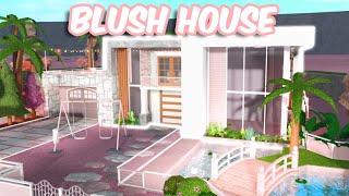 BUILDING A BLUSH HOUSE IN BLOXBURG