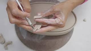 POTTERY VIDEO; MAKE A OVAL SHAPE CASSEROLE WITH YING ZHOU.