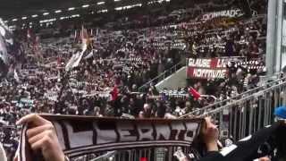 Cánticos del St. Pauli con subtítulos en castellano