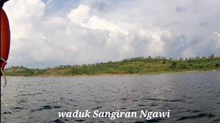 Menikmati keindahan Alam dengan naik perahu di Waduk Sangiran Ngawi @Ab 01 Channel