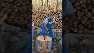 Splitting Red Oak By Hand For Firewood  - Fiskars x27 Splitting Axe.