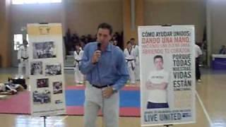 Henry Neumann le da la bienvenida a Ireno Fargas