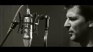 Ένα παλικάρι 20 χρονών - Νίκος Στρατάκης  (Official Video Clip)