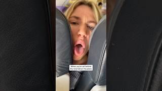The parents are asleep #kidsbelike #flying #ipadkid #littlekids #flight #traveling #funnyvideo #fyp