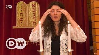 Sinagog'da kadın sesi: Avrupa'nın ilk kadın kantoru - DW Türkçe