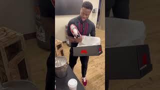 Kevin Hart Reacts To The New Unreleased Jordan 1 Spider-Man! #jordan #2023 #jordan4 #jordan4sb #nike