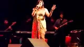 Alka Yagnik   Ladki Badi Anjani Hai   live @ Ottawa, November 2008