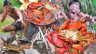 Catch And Cook: Wild Crab In The Jungle - Ultimate Wilderness Recipe!