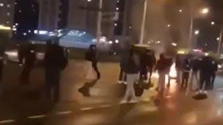 «Мирный» протест в Минске: баррикады и горящие покрышки на дорогах. Панорама
