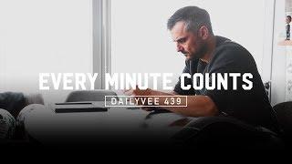 How a CEO With a Side Job as a Vlogger Spends 7 Minutes | DailyVee 439