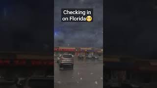 lightning,  sirens as Hurricane Ian hits Florida