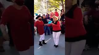 La Señora Marbella Vestida De Vaquera#marbella #plazalibertad #parque #suscribete #shorts #viral